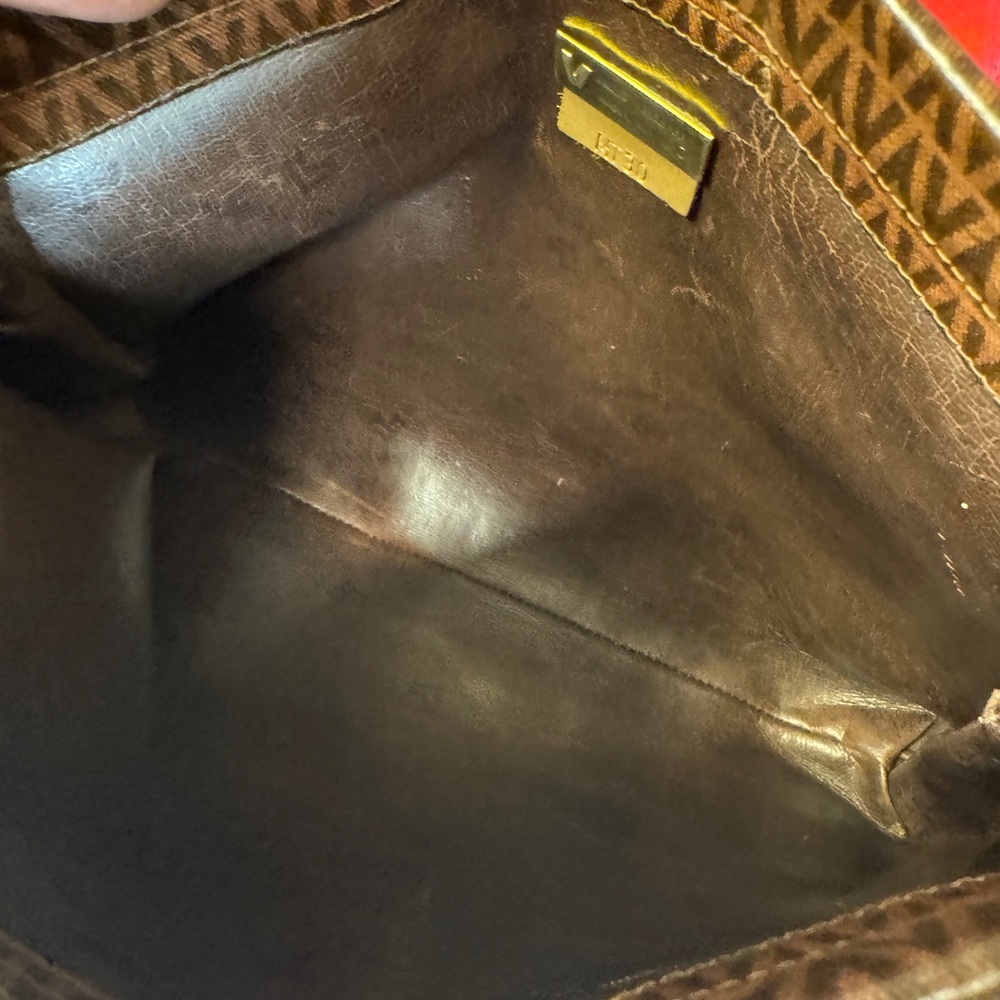 Valentino Gravani NO RUDOLPH is Gravani Gravani Brown V-Pattern Toiletry Bag - Picture 9 of 15